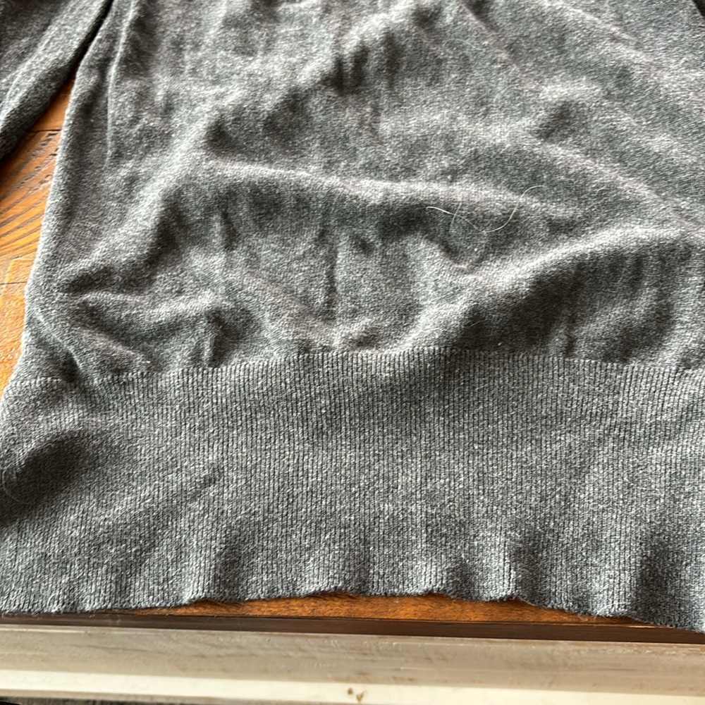 Ruby Moon Size Small Gray Cold Shoulder Sweater D… - image 7